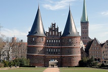 Lübeck_Holstentor_070311